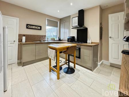 3 bedroom Terraced House for sale in Tennyson Street, Gainsborough, DN21