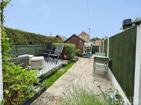 3 bedroom Terraced House for sale in Tennyson Street, Gainsborough, DN21