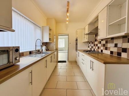 3 bedroom Detached house to let in Burns Street, Gainsborough, DN21