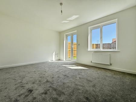 3 bedroom Semi-detached house to let in Hornsbys Holt, Scunthorpe, DN15
