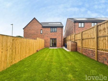 2 bedroom Semi-detached house for sale in Mary Ann Evans Way, Gainsborough, DN21