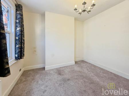 2 bedroom Terraced House for sale in Dickenson Terrace, Gainsborough, DN21