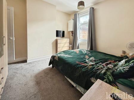 2 bedroom Terraced House for sale in Dickenson Terrace, Gainsborough, DN21