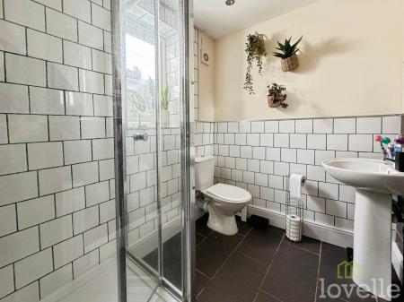 2 bedroom Terraced House for sale in Dickenson Terrace, Gainsborough, DN21