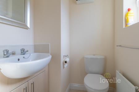 4 bedroom Detached house for sale in Sunningdale Way, Gainsborough, DN21