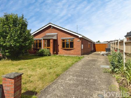 3 bedroom Detached bungalow for sale in Milton Road, Gainsborough, DN21