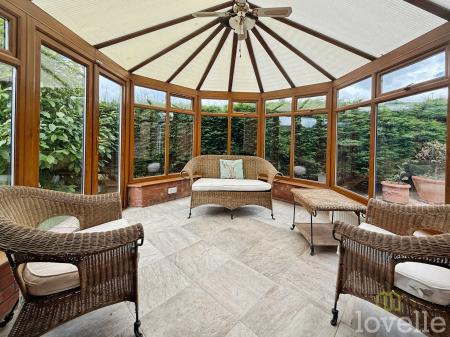3 bedroom Detached bungalow for sale in Milton Road, Gainsborough, DN21