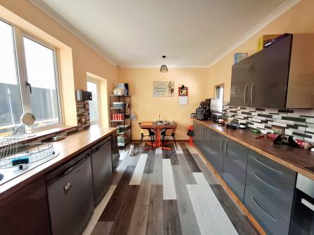 2 bedroom Detached house for sale in George Street, Gainsborough, DN21