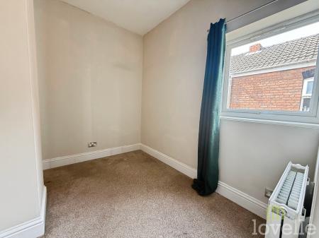 3 bedroom Semi-detached house for sale in Curzon Street, Gainsborough, DN21