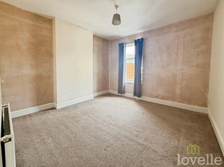 3 bedroom Semi-detached house for sale in Curzon Street, Gainsborough, DN21