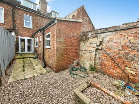 3 bedroom Terraced House to let in Trent Street, Gainsborough, DN21