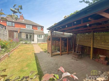 3 bedroom Semi-detached house for sale in Gainsborough Road, Lea, DN21