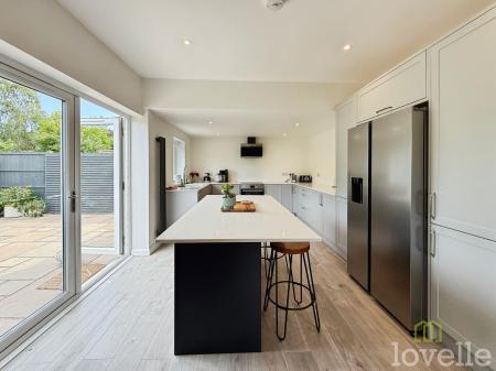3 bedroom Detached house for sale in Carson Road, Gainsborough, DN21