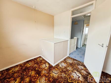 3 bedroom Terraced House for sale in Upton Walk, Gainsborough, DN21