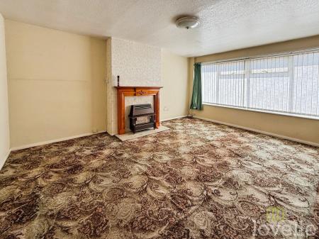 3 bedroom Terraced House for sale in Upton Walk, Gainsborough, DN21