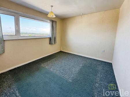 3 bedroom Terraced House for sale in Upton Walk, Gainsborough, DN21