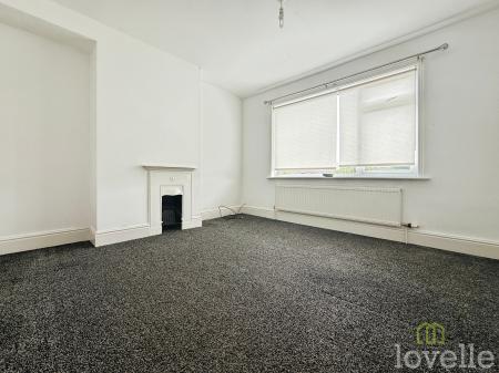 3 bedroom Semi-detached house to let in Ollerton Road, Retford, DN22