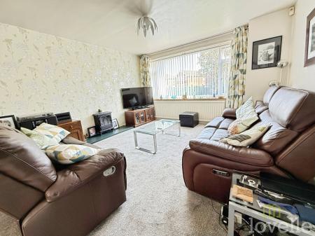 3 bedroom Detached house for sale in Ludford Crescent, Gainsborough, DN21