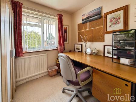 3 bedroom Detached house for sale in Ludford Crescent, Gainsborough, DN21