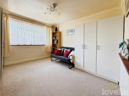 3 bedroom Detached house for sale in Ludford Crescent, Gainsborough, DN21