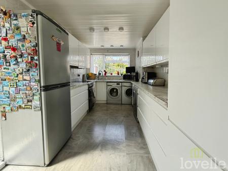 3 bedroom Detached house for sale in Ludford Crescent, Gainsborough, DN21
