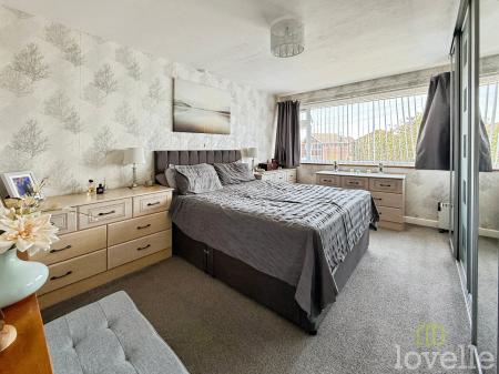 3 bedroom Detached house for sale in Ludford Crescent, Gainsborough, DN21