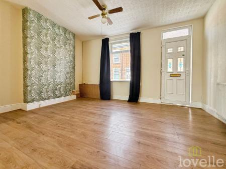 2 bedroom Terraced House to let in Tower Street, Gainsborough, DN21