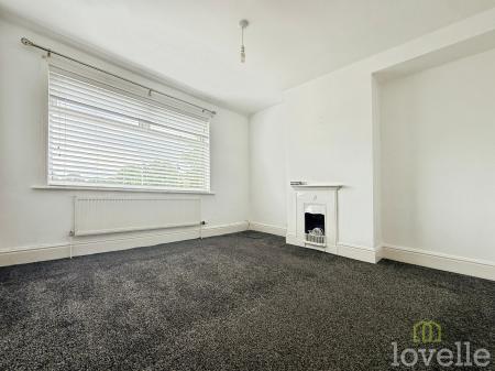 3 bedroom Semi-detached house to let in Ollerton Road, Retford, DN22