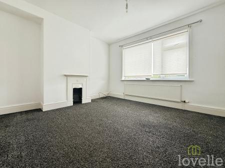 3 bedroom Semi-detached house to let in Ollerton Road, Retford, DN22