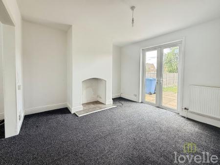 3 bedroom Semi-detached house to let in Ollerton Road, Retford, DN22
