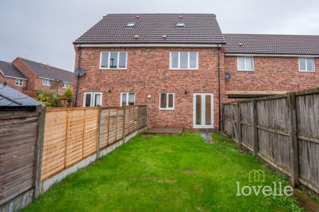 3 bedroom Terraced House to let in Adlington Mews, Gainsborough, DN21