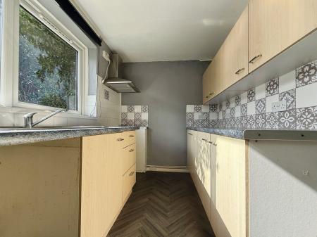 2 bedroom Flat to let in 18 Baines Road Gainsborough DN21 1TA