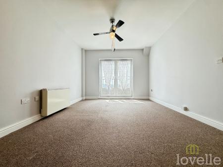 2 bedroom Flat to let in Spring Gardens, Gainsborough, DN21