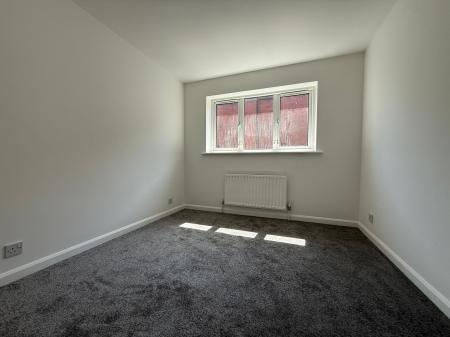 1 bedroom Flat to let in Lea Road, Gainsborough, DN21
