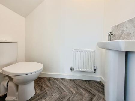 3 bedroom Semi-detached house to let in Hornsbys Holt, Scunthorpe, DN15