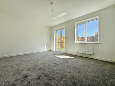 3 bedroom Semi-detached house to let in Hornsbys Holt, Scunthorpe, DN15