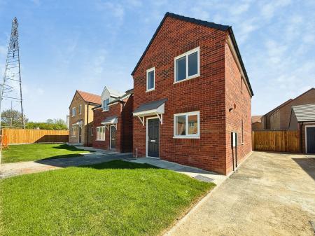 3 bedroom Semi-detached house to let in Hornsbys Holt, Scunthorpe, DN15