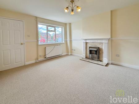 2 bedroom Semi-detached house for sale in Laurel Close, Gainsborough, DN21