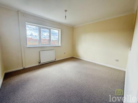 2 bedroom Semi-detached house for sale in Laurel Close, Gainsborough, DN21