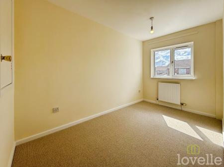 2 bedroom Semi-detached house for sale in Laurel Close, Gainsborough, DN21