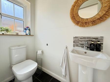 2 bedroom Terraced House for sale in Swale Drive, Gainsborough, DN21