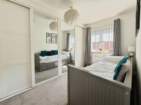 2 bedroom Terraced House for sale in Swale Drive, Gainsborough, DN21