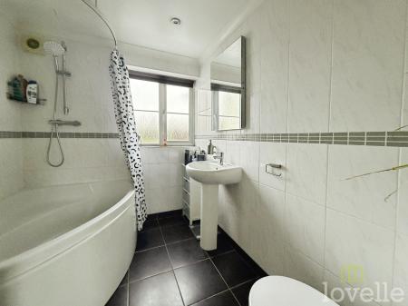 2 bedroom Terraced House for sale in Fountain Hill, Walkeringham, DN10