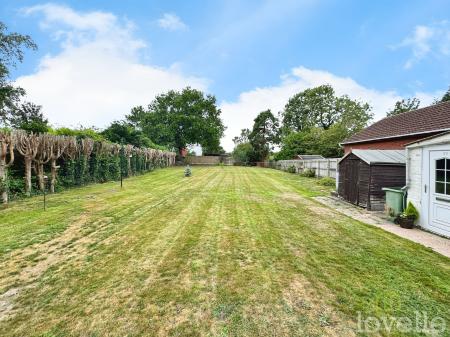 3 bedroom Semi-detached house for sale in Gainsborough Road, Lea, DN21