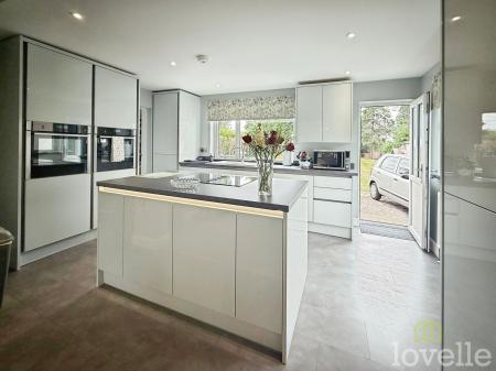 3 bedroom Semi-detached house for sale in Gainsborough Road, Lea, DN21