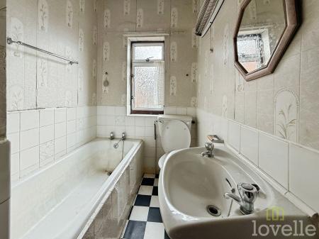 2 bedroom Terraced House for sale in Lewis Street, Gainsborough, DN21