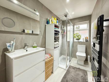 3 bedroom Semi-detached house for sale in Wall Street, Gainsborough, DN21