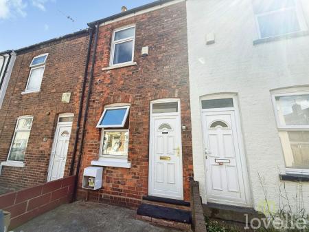 2 bedroom Terraced House for sale in Dickenson Terrace, Gainsborough, DN21