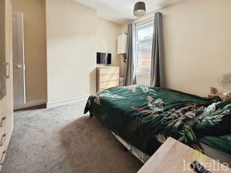 2 bedroom Terraced House for sale in Dickenson Terrace, Gainsborough, DN21
