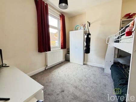 2 bedroom Terraced House for sale in Dickenson Terrace, Gainsborough, DN21